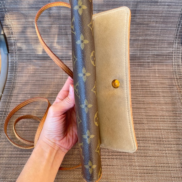 Authentic Louis Vuitton Twin GM - Picture 9 of 16